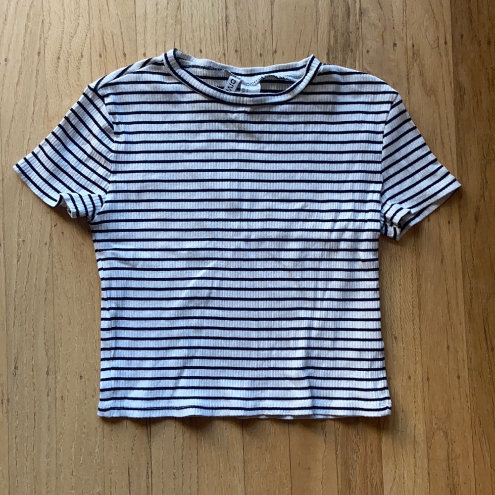 Divided H&M black and white stripe S shirt